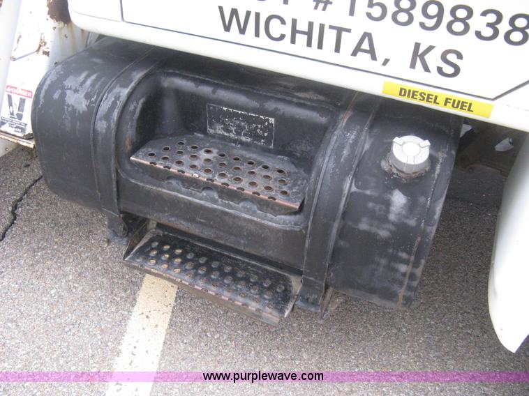 image for item B8172 1996 International 4700 Lo-Profile bucket truck