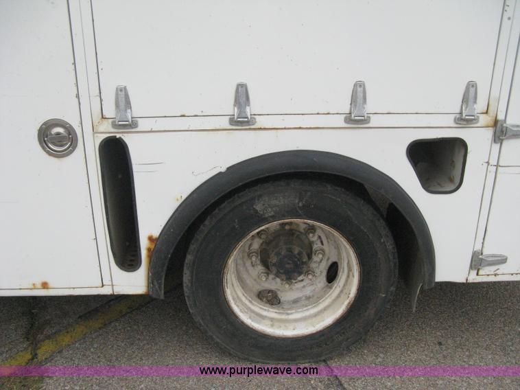 image for item B8172 1996 International 4700 Lo-Profile bucket truck