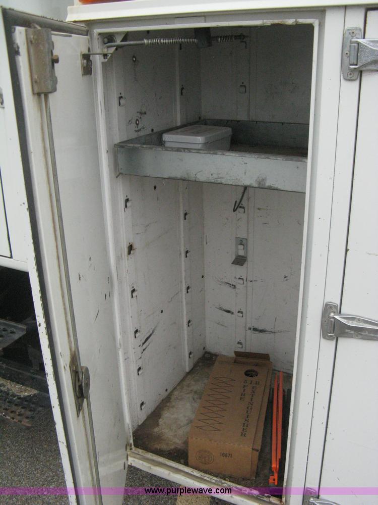 image for item B8172 1996 International 4700 Lo-Profile bucket truck