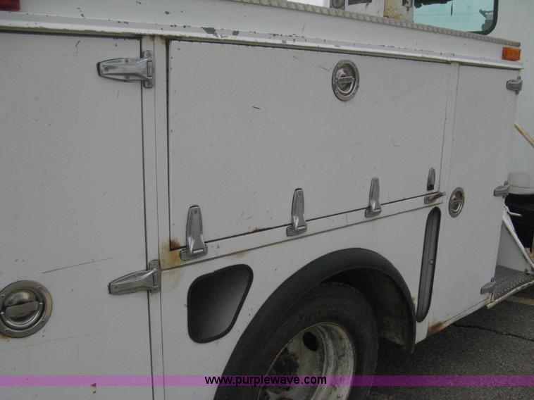 image for item B8172 1996 International 4700 Lo-Profile bucket truck