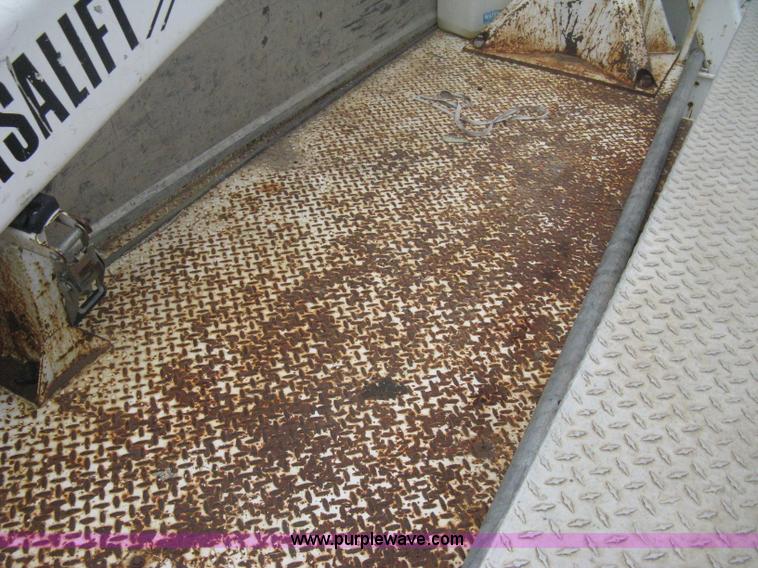 image for item B8172 1996 International 4700 Lo-Profile bucket truck