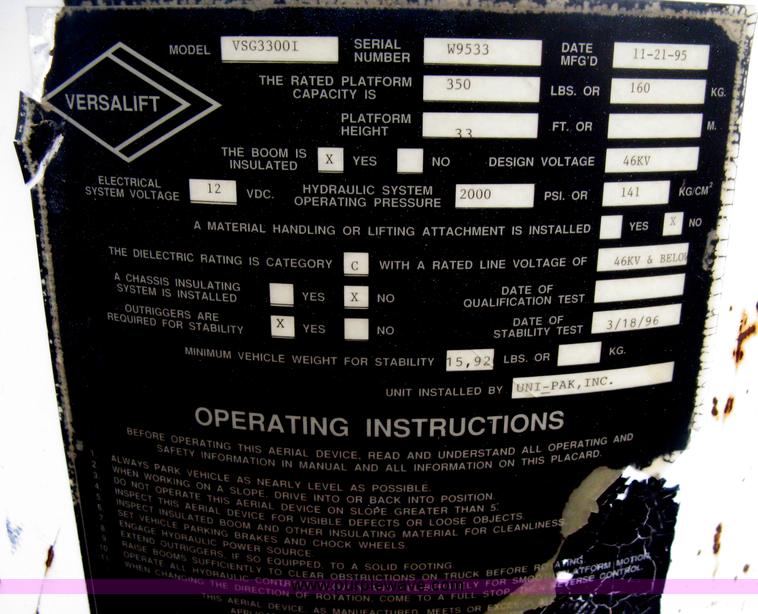 image for item B8172 1996 International 4700 Lo-Profile bucket truck