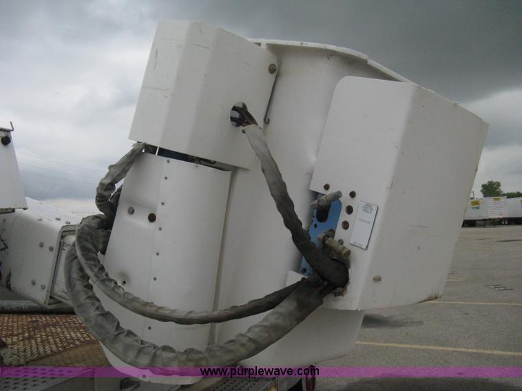 image for item B8172 1996 International 4700 Lo-Profile bucket truck