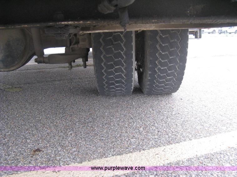 image for item B8172 1996 International 4700 Lo-Profile bucket truck