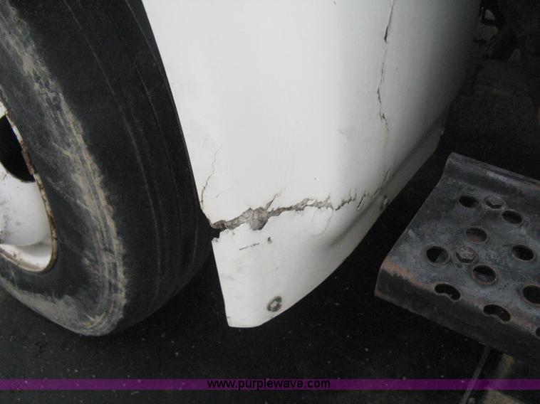 image for item B8172 1996 International 4700 Lo-Profile bucket truck