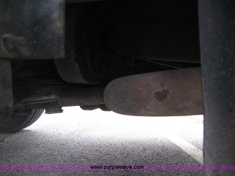 image for item B8172 1996 International 4700 Lo-Profile bucket truck