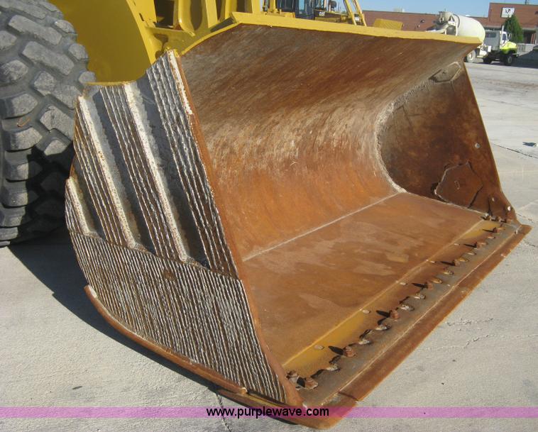 image for item B8199 1998 Caterpillar 980G wheel loader