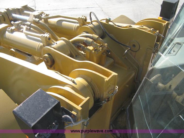 image for item B8199 1998 Caterpillar 980G wheel loader