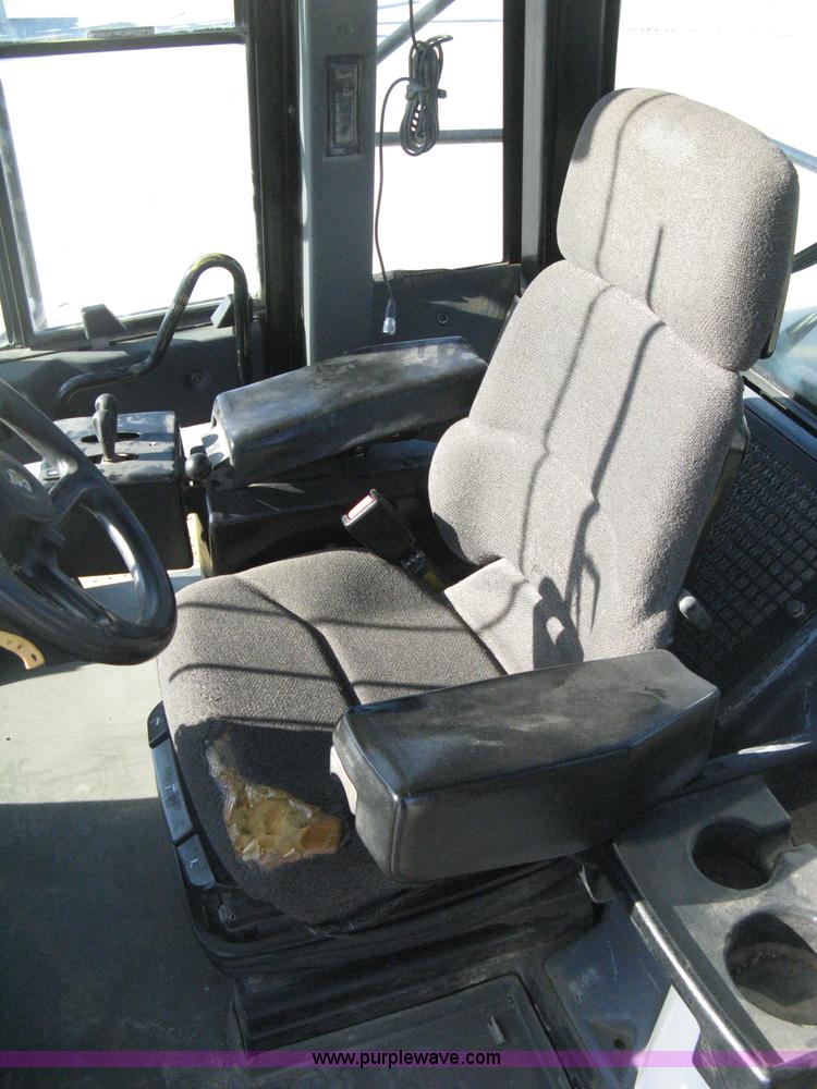 image for item B8199 1998 Caterpillar 980G wheel loader