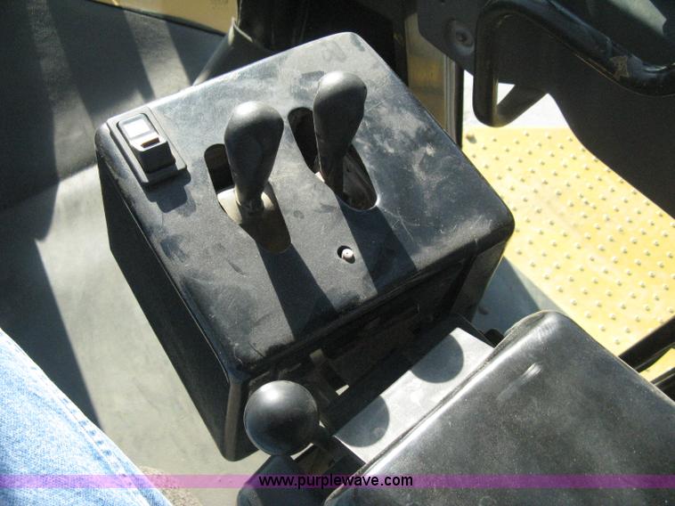 image for item B8199 1998 Caterpillar 980G wheel loader