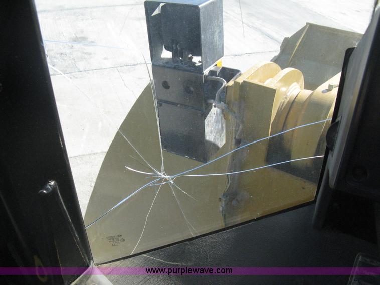 image for item B8199 1998 Caterpillar 980G wheel loader