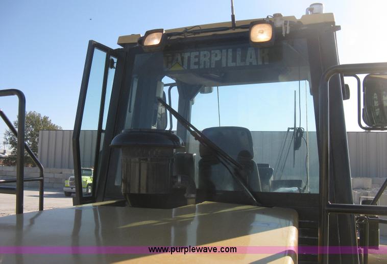 image for item B8199 1998 Caterpillar 980G wheel loader
