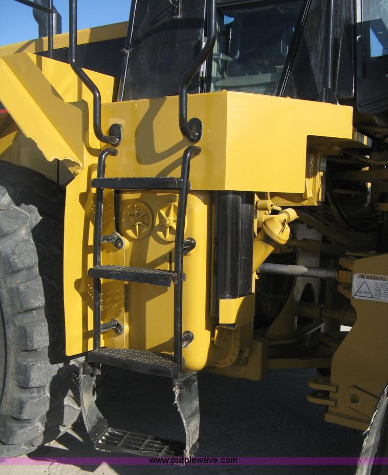 image for item B8199 1998 Caterpillar 980G wheel loader