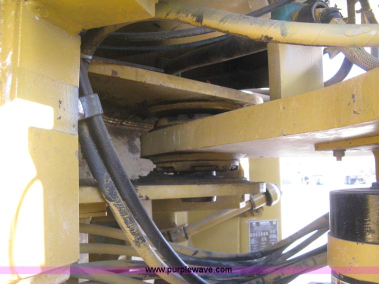 image for item B8199 1998 Caterpillar 980G wheel loader