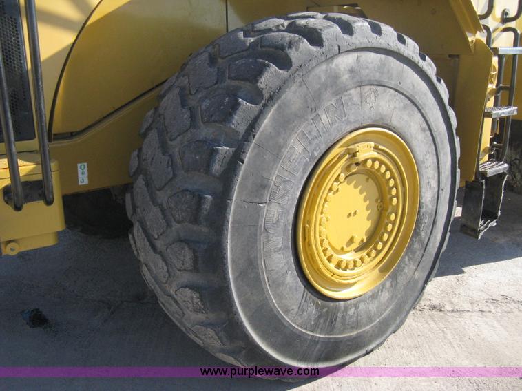 image for item B8199 1998 Caterpillar 980G wheel loader
