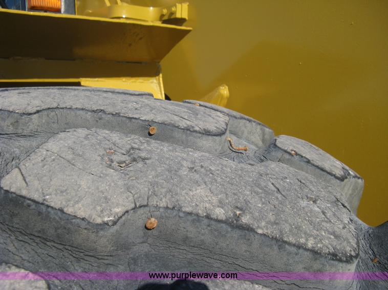 image for item B8199 1998 Caterpillar 980G wheel loader