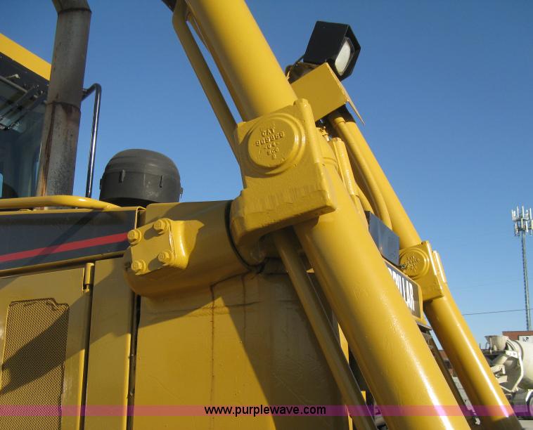 image for item B8200 1997 Caterpillar D6R XL dozer