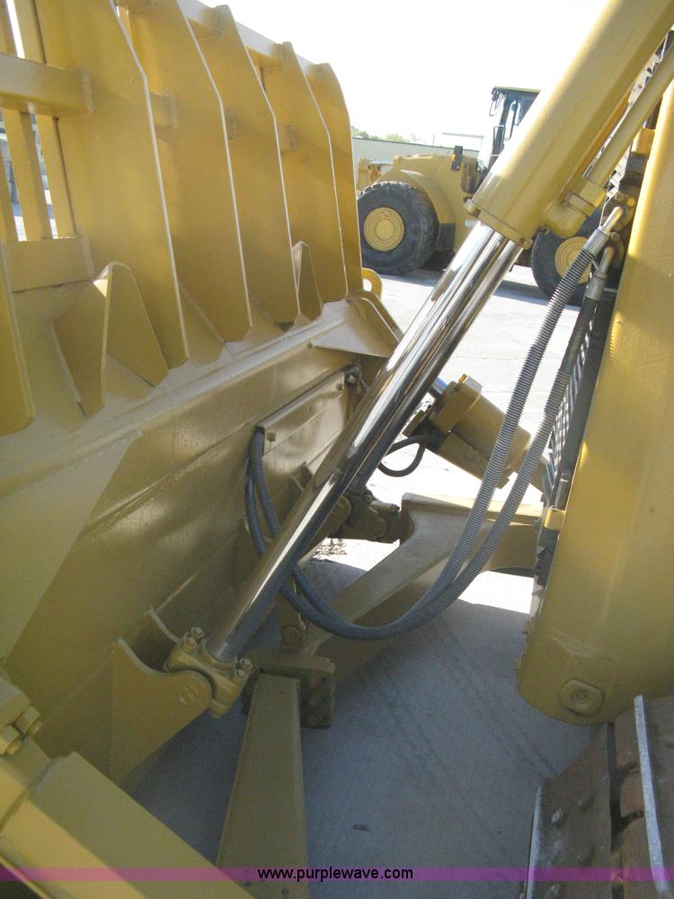 image for item B8200 1997 Caterpillar D6R XL dozer