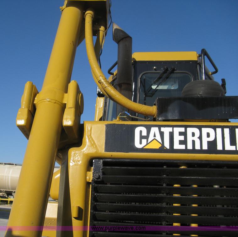 image for item B8200 1997 Caterpillar D6R XL dozer