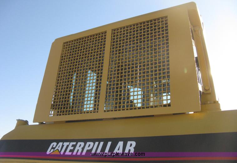 image for item B8200 1997 Caterpillar D6R XL dozer
