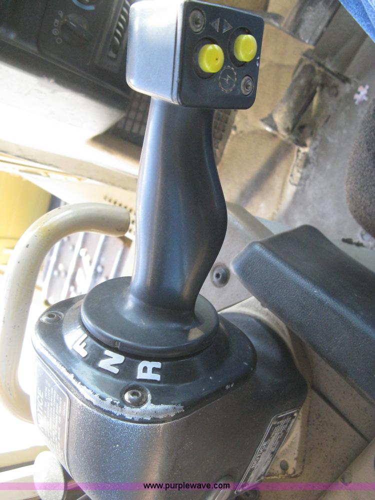 image for item B8200 1997 Caterpillar D6R XL dozer