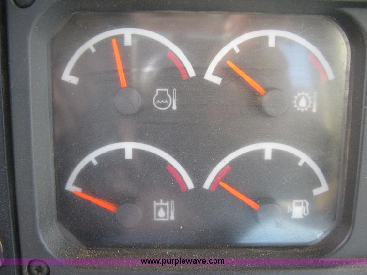 image for item B8200 1997 Caterpillar D6R XL dozer