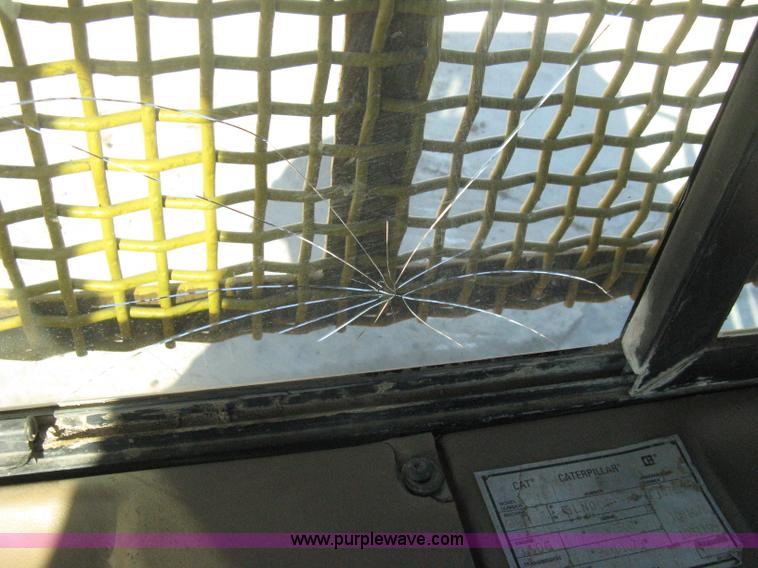 image for item B8200 1997 Caterpillar D6R XL dozer