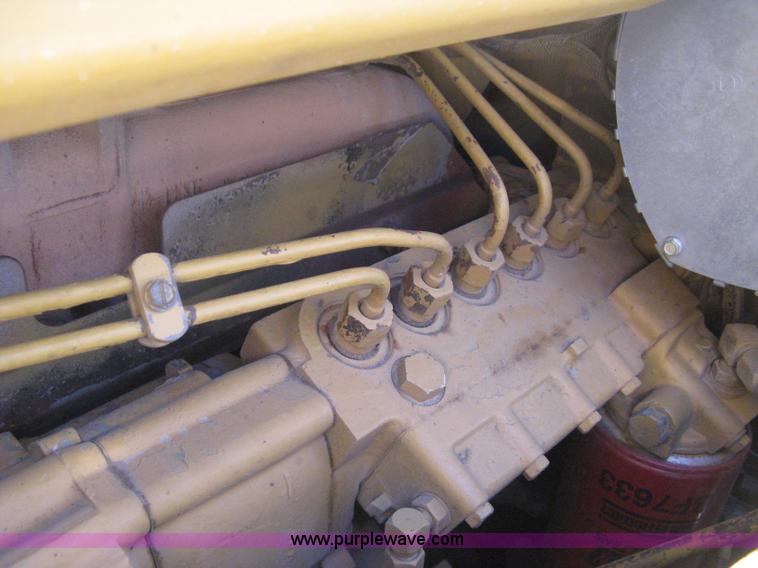 image for item B8200 1997 Caterpillar D6R XL dozer