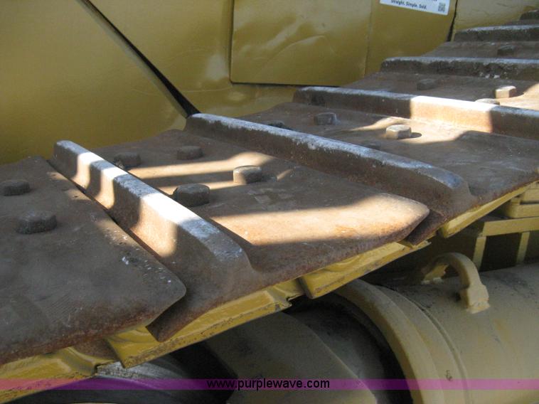 image for item B8200 1997 Caterpillar D6R XL dozer