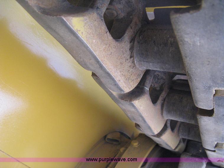 image for item B8200 1997 Caterpillar D6R XL dozer