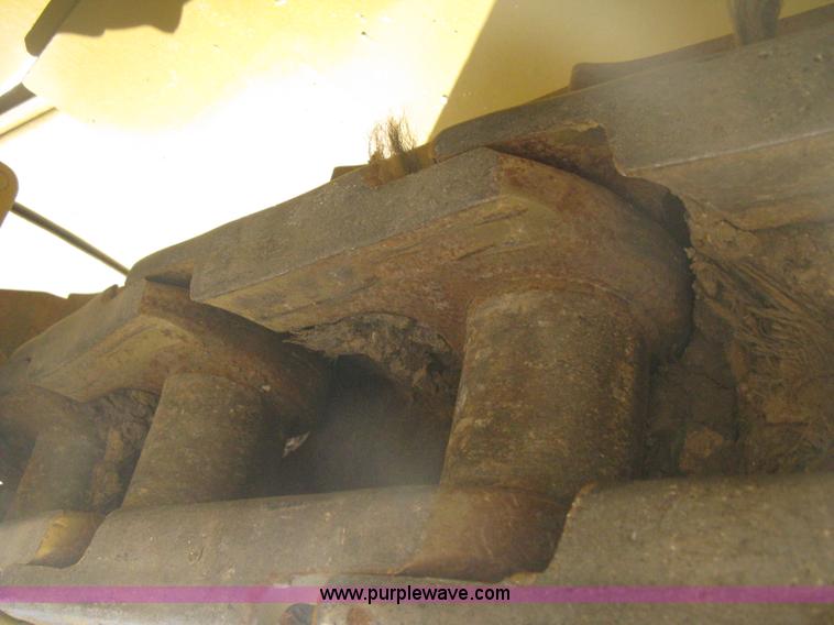 image for item B8200 1997 Caterpillar D6R XL dozer