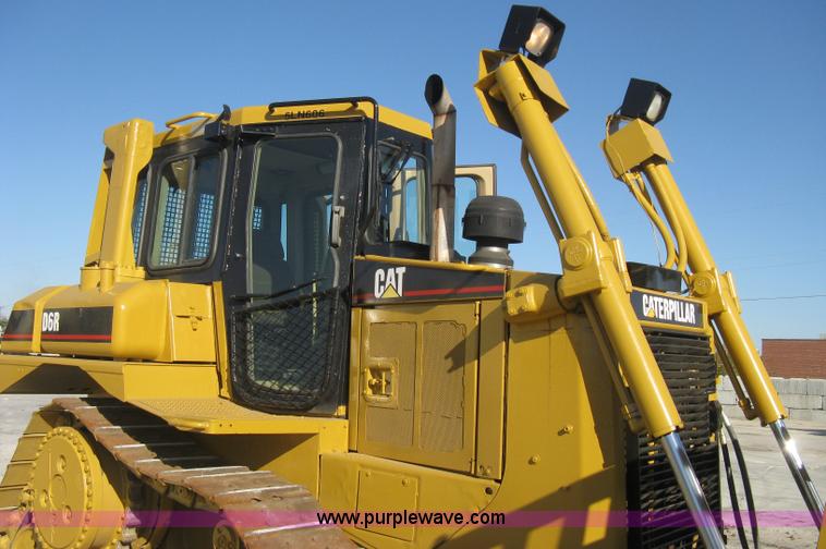image for item B8200 1997 Caterpillar D6R XL dozer