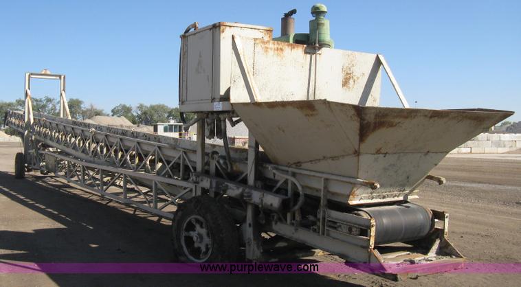 image for item B8201 Diesel powered aggregate conveyor