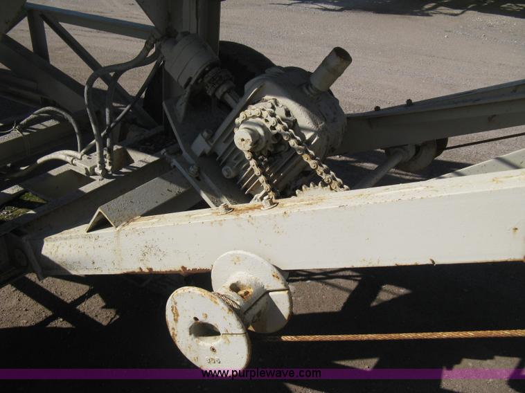 image for item B8201 Diesel powered aggregate conveyor