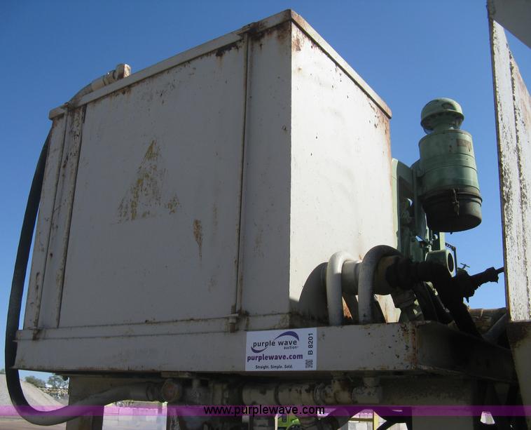 image for item B8201 Diesel powered aggregate conveyor