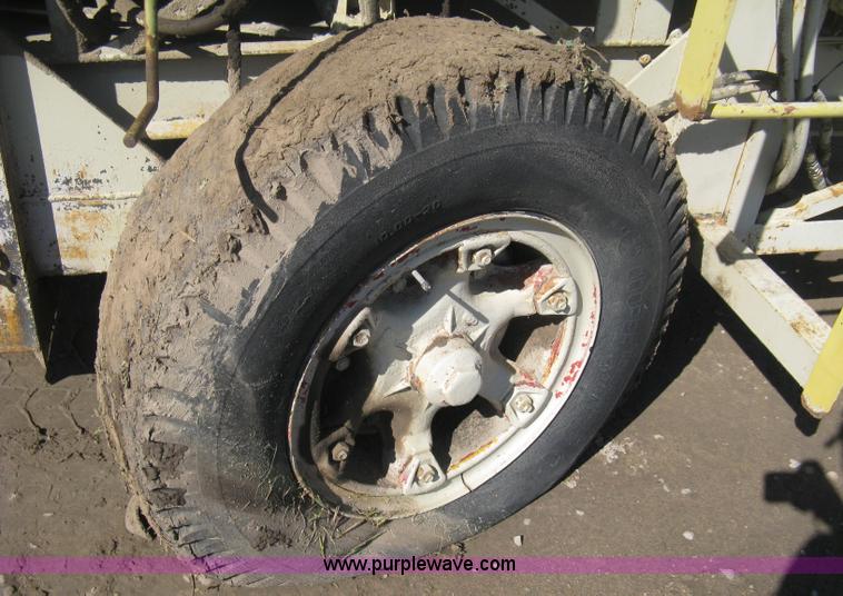 image for item B8201 Diesel powered aggregate conveyor