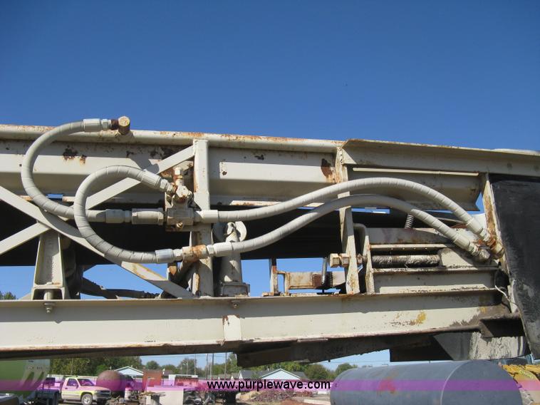 image for item B8201 Diesel powered aggregate conveyor