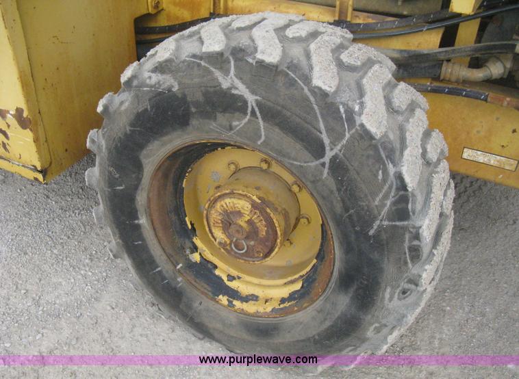 image for item B8295 1995 Grove SuperMax SM4688XT rough terrain scissor lift