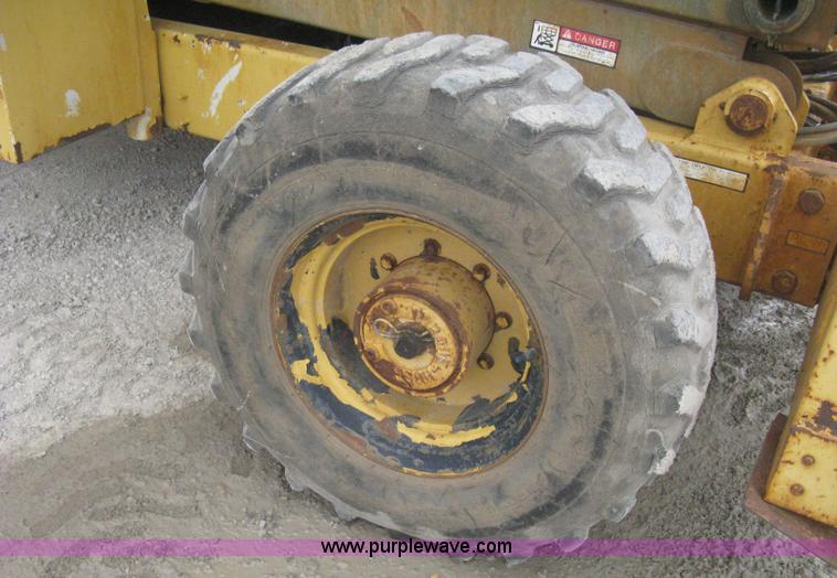 image for item B8295 1995 Grove SuperMax SM4688XT rough terrain scissor lift