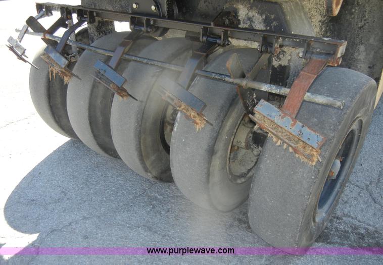 image for item D4941 Bomag BW12R pneumatic roller