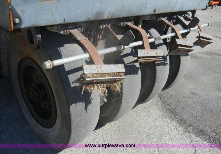 image for item D4941 Bomag BW12R pneumatic roller