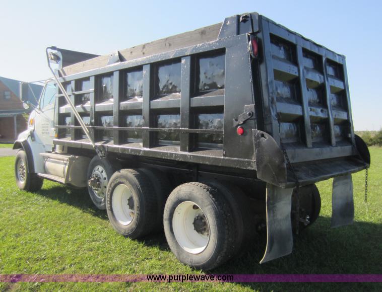 image for item D5675 1999 Ford Sterling LT9513 dump truck