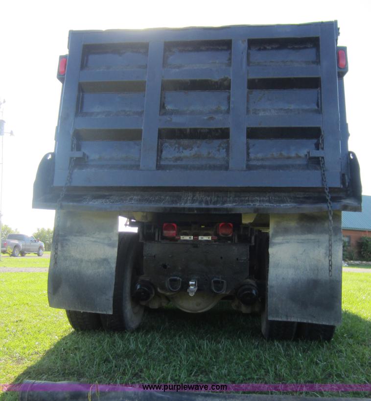 image for item D5675 1999 Ford Sterling LT9513 dump truck