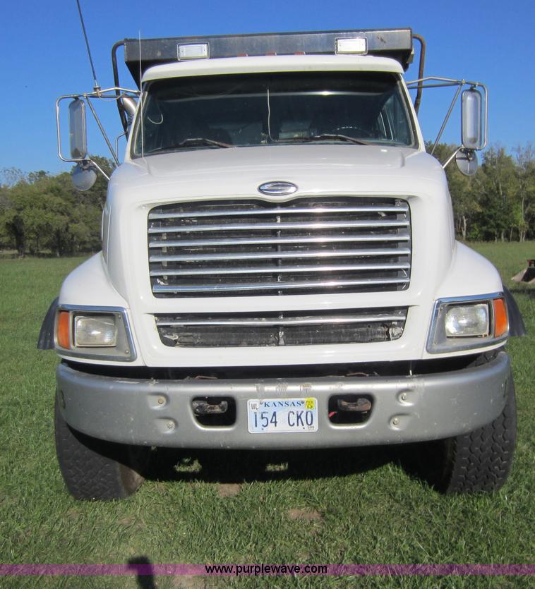 image for item D5675 1999 Ford Sterling LT9513 dump truck