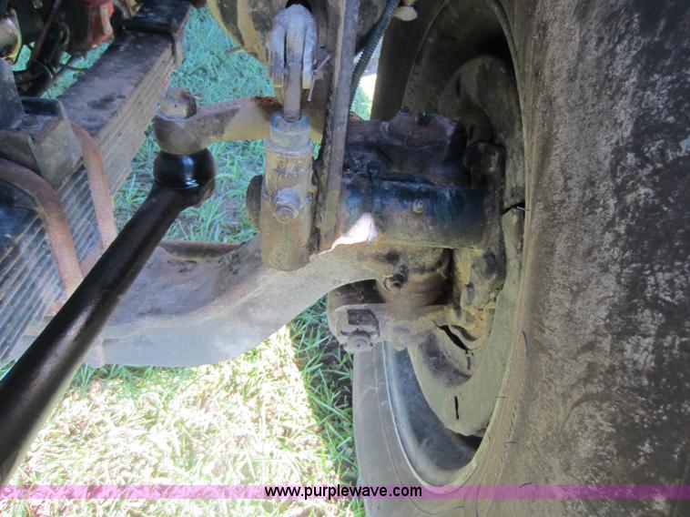 image for item D5675 1999 Ford Sterling LT9513 dump truck