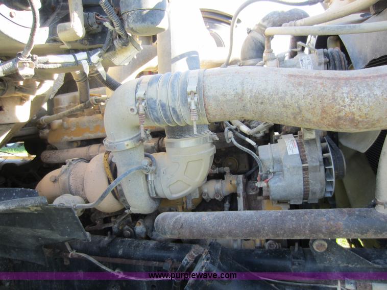 image for item D5675 1999 Ford Sterling LT9513 dump truck