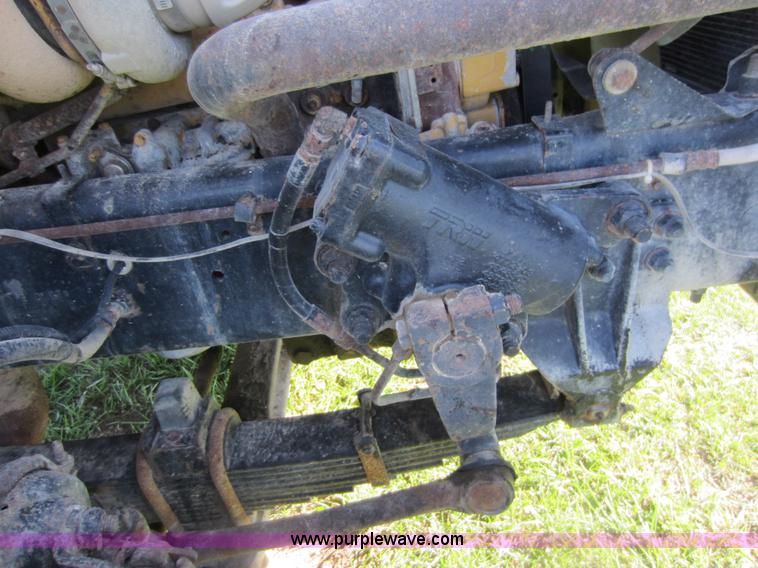 image for item D5675 1999 Ford Sterling LT9513 dump truck