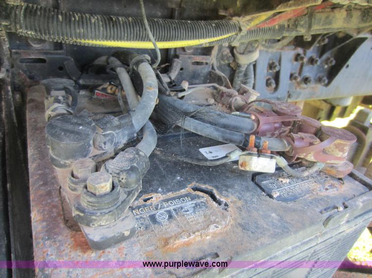 image for item D5675 1999 Ford Sterling LT9513 dump truck