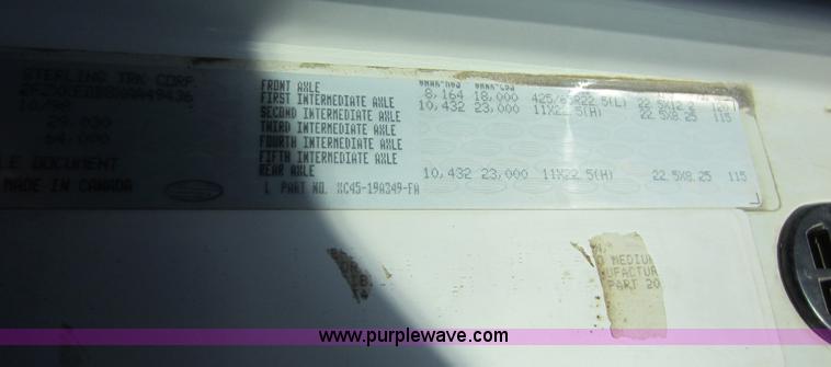 image for item D5675 1999 Ford Sterling LT9513 dump truck