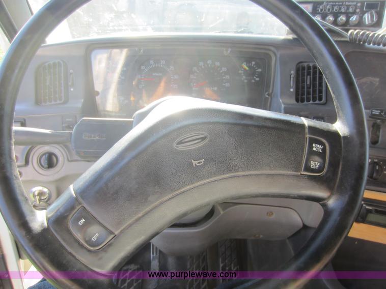 image for item D5675 1999 Ford Sterling LT9513 dump truck